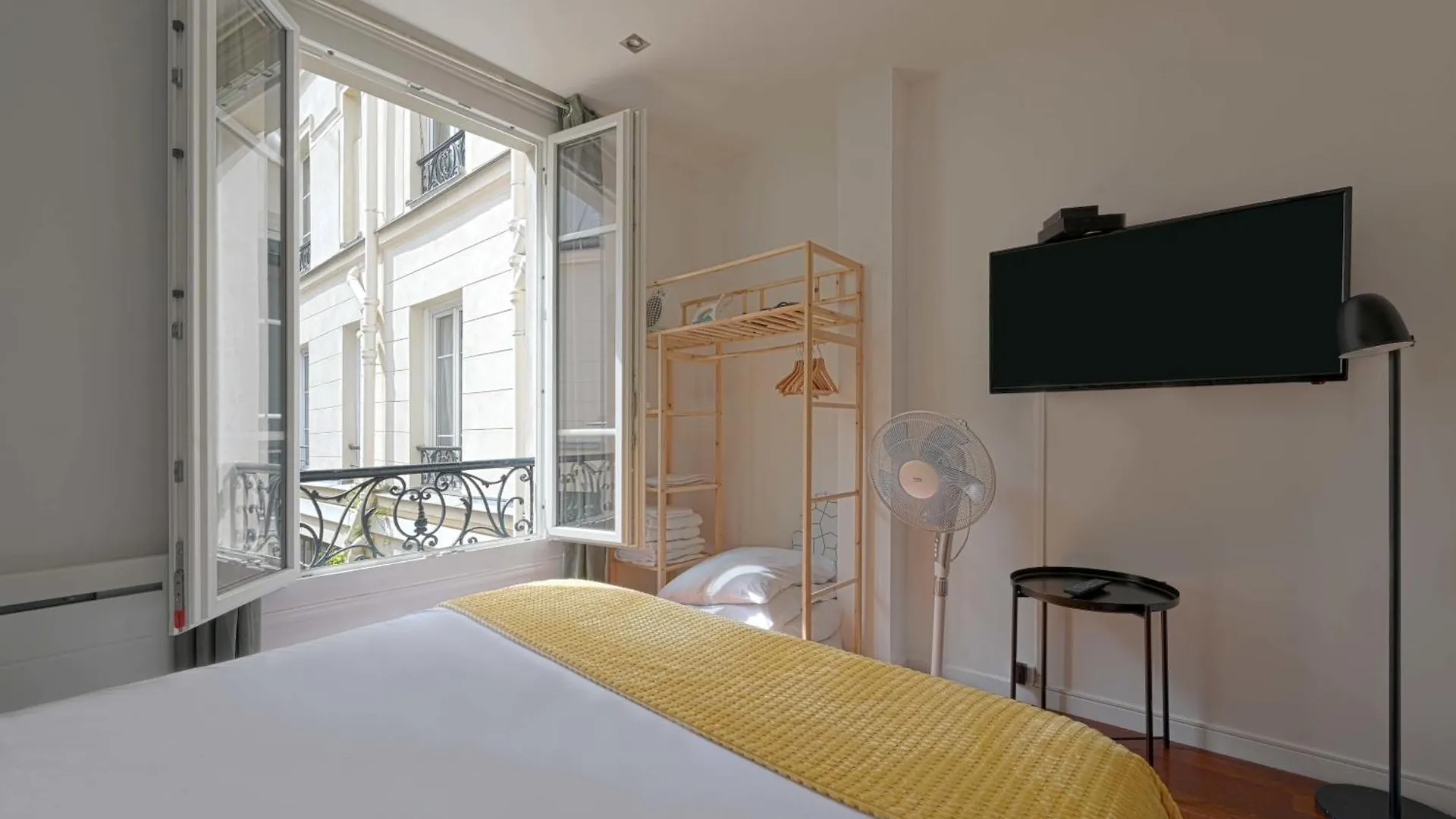 Small Studio Next To Invalides