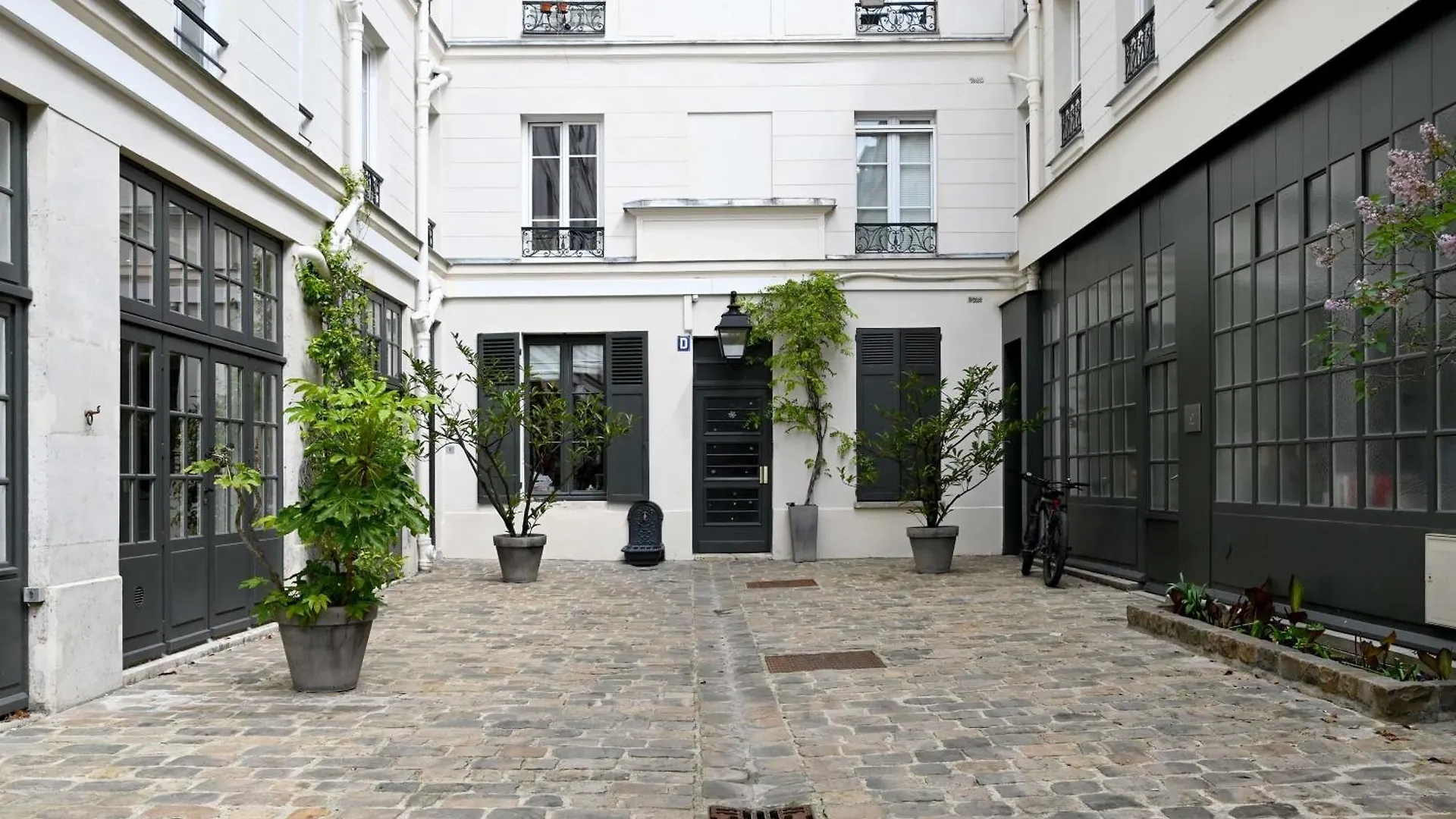 Small Studio Next To Invalides * 파리